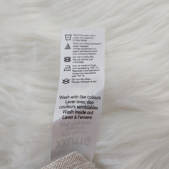 Asymmetrical V hem Sweater - Picture 7 of 8